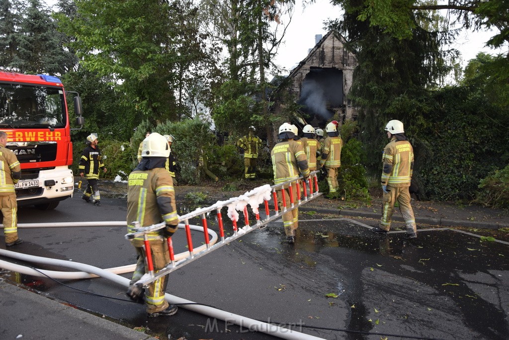 Grossfeuer Einfamilienhaus Siegburg Muehlengrabenstr P0838.JPG - Miklos Laubert